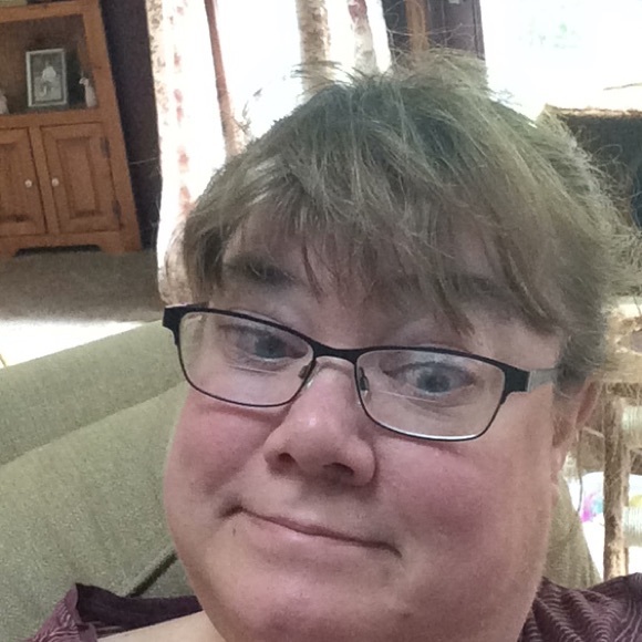 Meet your Posher, Mel - Picture 2 of 2